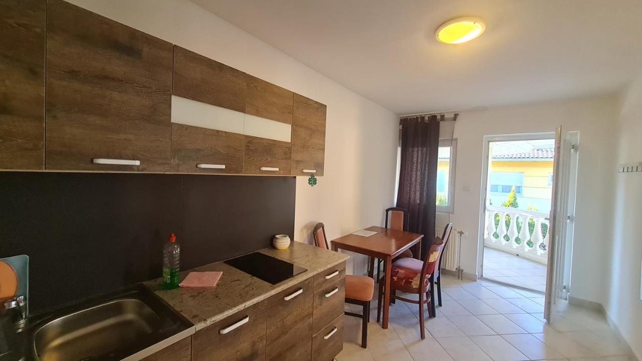Yellow Sun 2 Apartman Шиофок Экстерьер фото