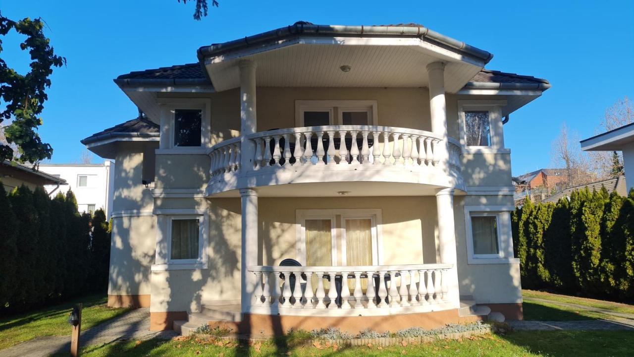 Yellow Sun 2 Apartman Шиофок Экстерьер фото