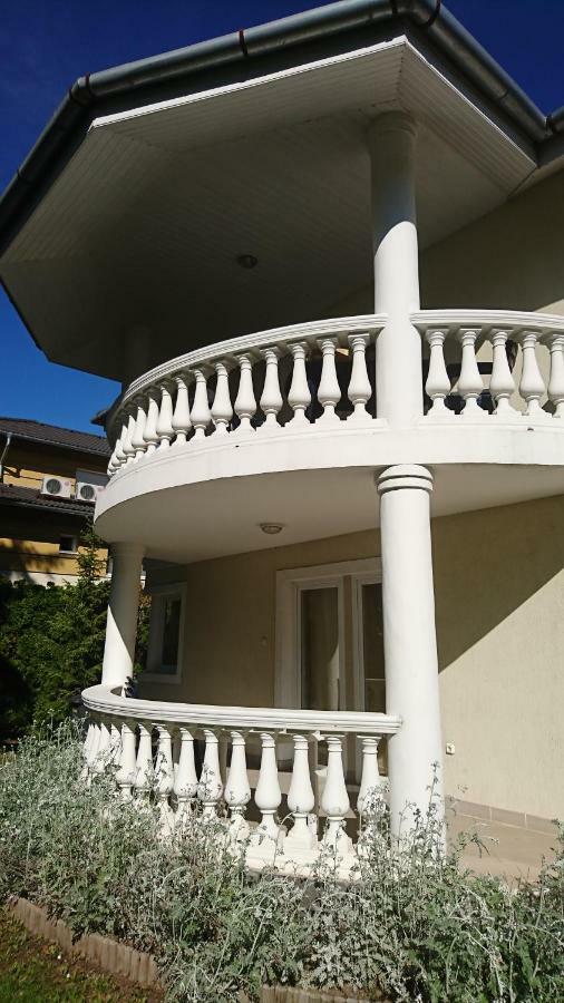 Yellow Sun 2 Apartman Шиофок Экстерьер фото