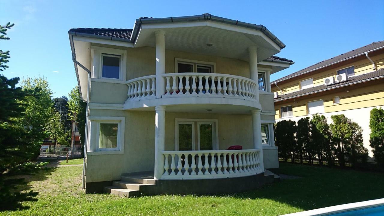 Yellow Sun 2 Apartman Шиофок Экстерьер фото